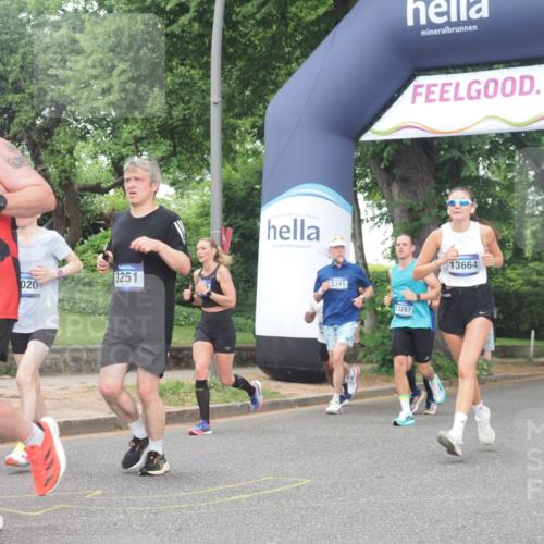 29.06.2025 - hella hamburg halbmarathon KatJ http://msf.ph/oto/8313385 29.06.2025 10:44:57 Zwischen KM18-KM19 2282, 2806, 2840, 2907, 3251, 4088, 5341, 6104, 7856 meine-sportfotos.de