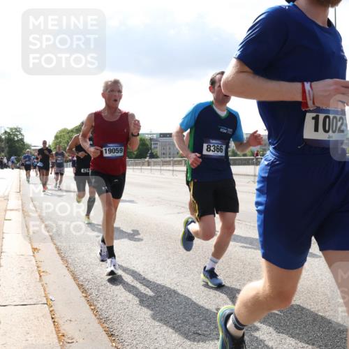 29.06.2025 - hella hamburg halbmarathon Lena Gebhardt http://msf.ph/oto/8313442 29.06.2025 09:47:18 Lombardsbrücke 424, 19059, 8366, 1002, 1002, 1053, 1217, 1396, 1407, 1411, 1577, 1910, 1959, 2121, 2228, 2404, 2563, 2774, 2836, 2851, 3005, 3783, 3790, 3935, 4246, 4740, 5193, 5660, 5961, 6032, 6305, 6473, 6915, 7080, 7466, 7622, 7831, 7867, 7972, 8323, 8366, 8395, 9171, 9376, 9508, 9519, 10477, 10771, 11055, 11370, 11806, 11898, 12137, 12204, 12704, 13029, 13148, 13199, 13729, 13771, 13972, 13991, 14069, 14385, 14459, 18419 meine-sportfotos.de