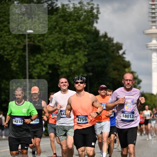 29.06.2025 - hella hamburg halbmarathon Dr. Thomas Lammeyer http://msf.ph/oto/8313551 29.06.2025 09:54:59 Kennedybrücke 1136, 1256, 1570, 1903, 1912, 1941, 2972, 3523, 3700, 3947, 4759, 4843, 4854, 4865, 4999, 5275, 5375, 5410, 6593, 7105, 7363, 7378, 7693, 7962, 8346, 8871, 9262, 9364, 9371, 9380, 9755, 9833, 9885, 10193, 10375, 10415, 10469, 11417 meine-sportfotos.de