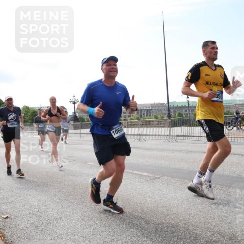 29.06.2025 - hella hamburg halbmarathon Lena Gebhardt http://msf.ph/oto/8313586 29.06.2025 10:12:26 Lombardsbrücke 14863, 4453, 4499, 10685, 850, 1062, 1249, 1610, 1785, 1790, 1850, 2531, 2661, 2963, 2964, 3182, 3248, 3262, 3746, 4453, 4499, 4554, 5150, 5166, 5176, 5597, 5598, 6822, 6871, 6966, 7014, 7474, 8971, 9253, 9254, 9405, 9705, 10581, 10685, 11509, 11525, 11537, 11581, 12456, 13171, 13566, 13816, 14060, 14196, 14313, 14540, 14863, 14868, 14869, 15137, 15369, 16379, 16473, 16826, 16911, 16976, 18178, 18429, 18493, 18655 meine-sportfotos.de