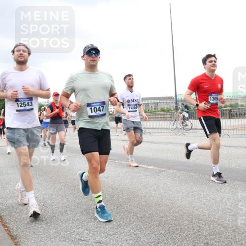 29.06.2025 - hella hamburg halbmarathon Lena Gebhardt http://msf.ph/oto/8313626 29.06.2025 10:56:40 Lombardsbrücke 12543, 8108, 13096, 1047, 11204, 1047, 1113, 1207, 2143, 2307, 2887, 2915, 2932, 2991, 3257, 3348, 3387, 3418, 3438, 3516, 3517, 3520, 3614, 3675, 3676, 3953, 3987, 4083, 4094, 4118, 4773, 5237, 5438, 5589, 5693, 5757, 5911, 5944, 6284, 6348, 6349, 6690, 7025, 7028, 7090, 7307, 7381, 7416, 7417, 7711, 8108, 8150, 8197, 8517, 8606, 8766, 8939, 8943, 9172, 9210, 9383, 9606, 9910, 9948, 9953, 10555, 10569, 10571, 10740, 10784 meine-sportfotos.de