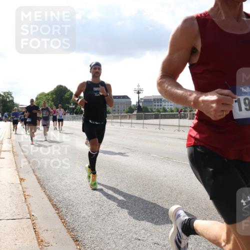 29.06.2025 - hella hamburg halbmarathon Lena Gebhardt http://msf.ph/oto/8313703 29.06.2025 09:47:18 Lombardsbrücke 19059, 1002, 1053, 1217, 1396, 1407, 1411, 1577, 1910, 1959, 2121, 2228, 2404, 2563, 2774, 2836, 2851, 3005, 3783, 3790, 3935, 4246, 4740, 5193, 5660, 5961, 6032, 6305, 6473, 6915, 7080, 7466, 7622, 7831, 7867, 7972, 8323, 8366, 8395, 9171, 9376, 9508, 9519, 10477, 10771, 11055, 11370, 11806, 11898, 12137, 12204, 12704, 13029, 13148, 13199, 13729, 13771, 13972, 13991, 14069, 14385, 14459, 18419 meine-sportfotos.de
