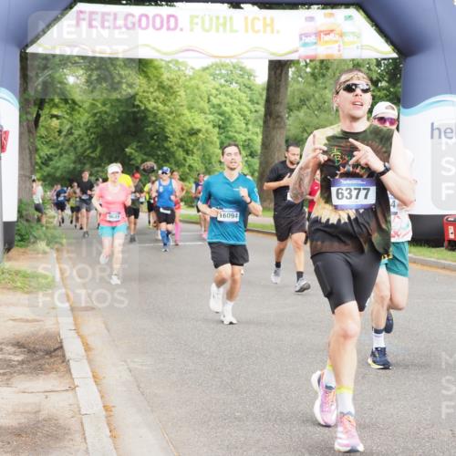 29.06.2025 - hella hamburg halbmarathon MichiJ http://msf.ph/oto/8313714 29.06.2025 10:36:25 Zwischen KM18-KM19 1163, 1176, 1537, 1914, 3976, 5024, 5421, 6377, 6389, 6923, 8889, 11779, 14383, 15519, 15590, 15917, 16094, 16269, 17905, 18251, 18815, 18873, 18974 meine-sportfotos.de