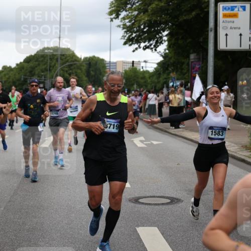 29.06.2025 - hella hamburg halbmarathon Yannick Fuchs http://msf.ph/oto/8313716 29.06.2025 10:50:41 20KM 1485, 1583, 1955, 2034, 2741, 3413, 3435, 3836, 4152, 4940, 5033, 5418, 5492, 5570, 6399, 6416, 6835, 7716, 8393, 8542, 8652, 8669, 8825, 9488, 9727, 9820, 9884, 9907, 9934, 10133, 10212, 11083, 11212, 11612, 12014, 12348, 12440, 12523, 12590, 12712, 13394, 13666, 13750, 14139, 14408, 14588, 14678, 15097, 15407, 15431, 15695, 15712, 16113, 16121, 16257, 16261, 16470, 16634, 16679, 17268, 17617, 18208, 18652, 18719, 18899, 19091, 19184 meine-sportfotos.de