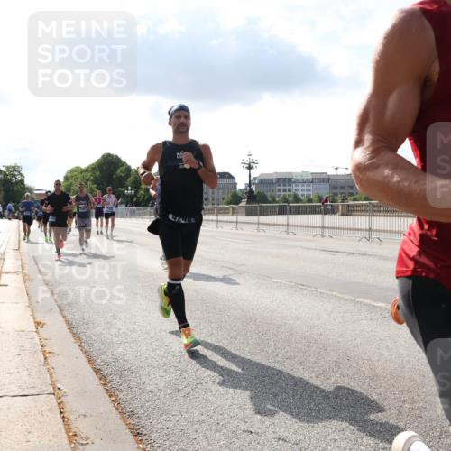 29.06.2025 - hella hamburg halbmarathon Lena Gebhardt http://msf.ph/oto/8313737 29.06.2025 09:47:19 Lombardsbrücke 4240, 1002, 1053, 1217, 1396, 1407, 1411, 1577, 1910, 1959, 2121, 2228, 2404, 2563, 2774, 2836, 2851, 3005, 3783, 3790, 3935, 4246, 4740, 5193, 5660, 5923, 5961, 6032, 6305, 6473, 6915, 7080, 7622, 7831, 7867, 7972, 8323, 8366, 8395, 9171, 9376, 9508, 9519, 10771, 11055, 11370, 11806, 11898, 12137, 12204, 12704, 13029, 13148, 13729, 13771, 13972, 13991, 14069, 14385, 14459, 16123, 18419 meine-sportfotos.de