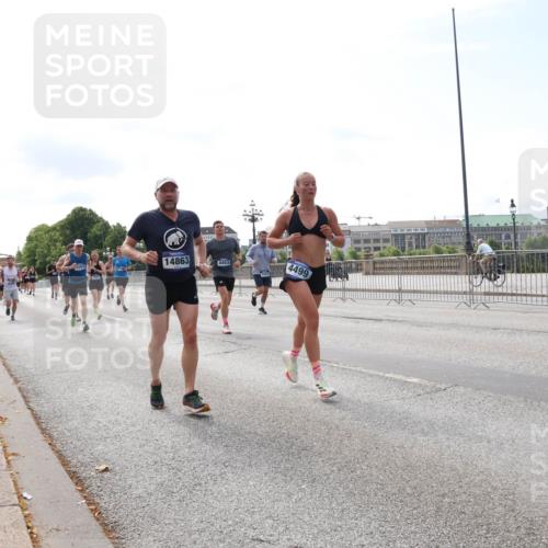 29.06.2025 - hella hamburg halbmarathon Lena Gebhardt http://msf.ph/oto/8313857 29.06.2025 10:12:27 Lombardsbrücke 14863, 262, 4453, 4499, 1062, 1249, 1610, 1785, 1790, 1850, 2531, 2661, 2891, 2963, 2964, 3182, 3248, 3262, 3746, 4453, 4499, 4554, 5150, 5166, 5176, 5597, 5598, 6822, 6871, 6966, 7014, 7474, 7907, 8971, 9253, 9254, 9405, 9705, 10581, 10685, 11509, 11525, 11581, 12456, 13171, 13566, 13816, 14060, 14196, 14313, 14540, 14863, 14868, 14869, 15137, 15369, 16379, 16473, 16826, 16911, 16976, 18178, 18429, 18493, 18655 meine-sportfotos.de