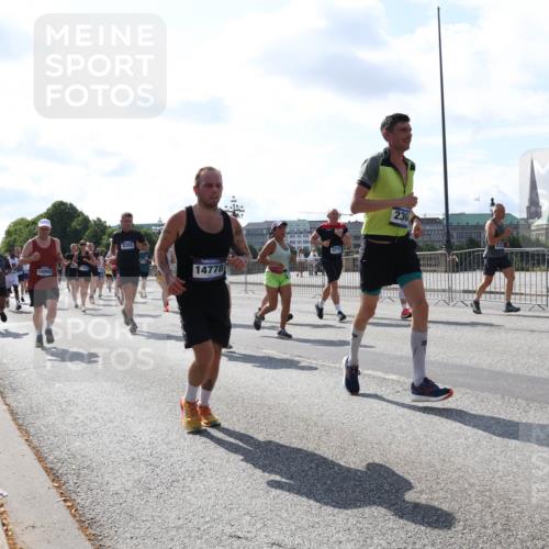 29.06.2025 - hella hamburg halbmarathon Lena Gebhardt http://msf.ph/oto/8313883 29.06.2025 09:59:55 Lombardsbrücke 10093, 8285, 14778, 236, 1006, 1125, 1239, 1264, 1334, 1366, 1642, 1834, 1914, 1955, 2099, 2159, 2348, 2364, 2391, 2432, 2447, 2582, 2584, 2630, 2676, 2677, 2910, 3181, 3279, 3668, 3836, 3898, 4013, 4231, 4426, 4632, 4772, 4796, 4837, 5015, 5134, 5272, 5277, 5341, 6174, 6201, 6202, 6414, 6415, 6462, 6581, 6587, 8330, 8520, 8846, 8929, 9142, 9488, 9907, 9984, 10020, 10031, 11039, 11568, 11844 meine-sportfotos.de