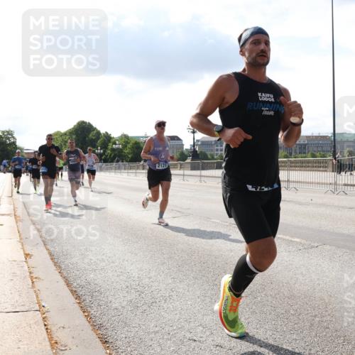 29.06.2025 - hella hamburg halbmarathon Lena Gebhardt http://msf.ph/oto/8313893 29.06.2025 09:47:19 Lombardsbrücke 2121, 888886, 1002, 1053, 1217, 1396, 1407, 1411, 1577, 1910, 1959, 2121, 2228, 2404, 2563, 2774, 2836, 2851, 3005, 3783, 3790, 3935, 4246, 4740, 5193, 5660, 5923, 5961, 6032, 6305, 6473, 6915, 7080, 7622, 7831, 7867, 7972, 8323, 8366, 8395, 9171, 9376, 9508, 9519, 10771, 11055, 11370, 11806, 11898, 12137, 12204, 12704, 13029, 13148, 13729, 13771, 13972, 13991, 14069, 14385, 14459, 16123, 18419 meine-sportfotos.de