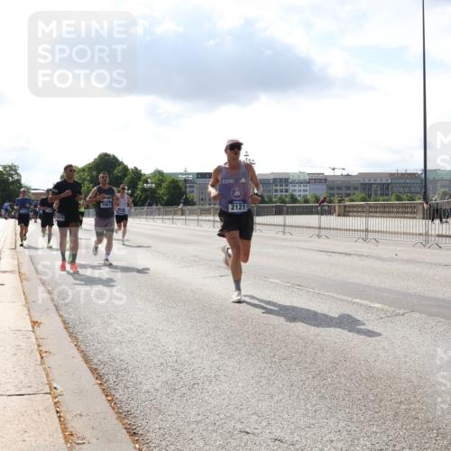 29.06.2025 - hella hamburg halbmarathon Lena Gebhardt http://msf.ph/oto/8313979 29.06.2025 09:47:19 Lombardsbrücke 5961, 2121, 1002, 1053, 1217, 1396, 1407, 1411, 1577, 1910, 1959, 2121, 2228, 2404, 2563, 2774, 2836, 2851, 3005, 3783, 3790, 3935, 4246, 4740, 5193, 5660, 5923, 5961, 6032, 6305, 6473, 6915, 7080, 7622, 7831, 7867, 7972, 8323, 8366, 8395, 9171, 9376, 9508, 9519, 10771, 11055, 11370, 11806, 11898, 12137, 12204, 12704, 13029, 13148, 13729, 13771, 13972, 13991, 14069, 14385, 14459, 16123, 18419 meine-sportfotos.de