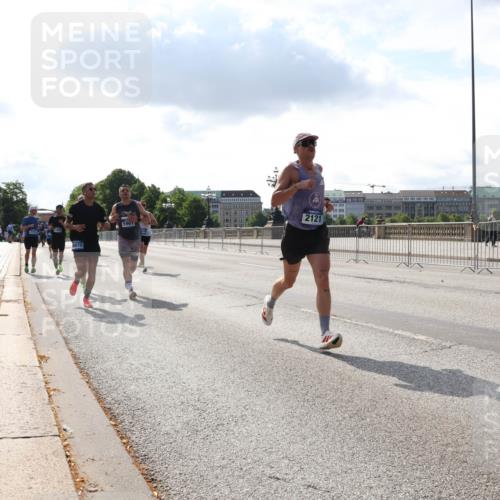 29.06.2025 - hella hamburg halbmarathon Lena Gebhardt http://msf.ph/oto/8314026 29.06.2025 09:47:20 Lombardsbrücke 5961, 2121, 1002, 1053, 1217, 1396, 1407, 1411, 1577, 1910, 1959, 2121, 2228, 2404, 2563, 2774, 2836, 2851, 3005, 3783, 3790, 3935, 4246, 4740, 5193, 5660, 5923, 5961, 6032, 6305, 6473, 6915, 7080, 7622, 7831, 7867, 7972, 8323, 8366, 8395, 9171, 9376, 9508, 9519, 10771, 11055, 11370, 11806, 11898, 12137, 12204, 12704, 12751, 13029, 13148, 13729, 13771, 13972, 13991, 14069, 14385, 14459, 16123, 17154, 18419 meine-sportfotos.de