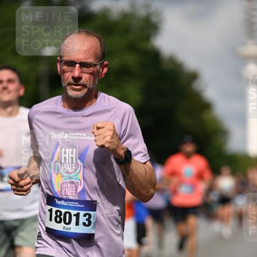 29.06.2025 - hella hamburg halbmarathon Dr. Thomas Lammeyer http://msf.ph/oto/8314044 29.06.2025 09:55:01 Kennedybrücke 1136, 1570, 1903, 1912, 1920, 1941, 2972, 3523, 3700, 3947, 4759, 4843, 4854, 4865, 4999, 5275, 5375, 5410, 6593, 7105, 7363, 7378, 7693, 7962, 8346, 8871, 9114, 9262, 9364, 9371, 9380, 9755, 9833, 9885, 10193, 10375, 10415, 10669, 11417 meine-sportfotos.de