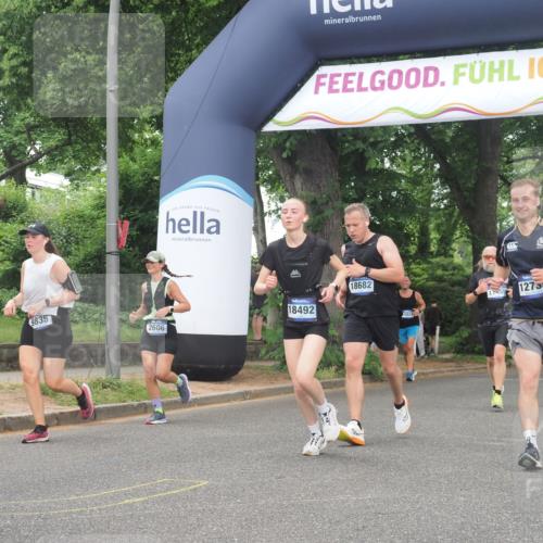 29.06.2025 - hella hamburg halbmarathon KatJ http://msf.ph/oto/8314071 29.06.2025 10:45:03 Zwischen KM18-KM19 1595, 2606, 3251, 4088, 5277, 5341, 6281, 6302 meine-sportfotos.de