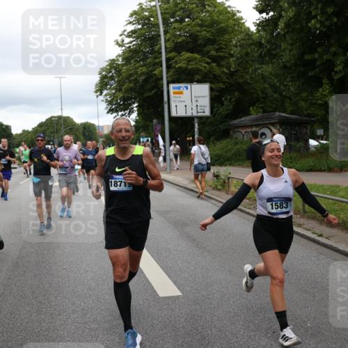 29.06.2025 - hella hamburg halbmarathon Yannick Fuchs http://msf.ph/oto/8314081 29.06.2025 10:50:42 20KM 1485, 1583, 1955, 2034, 2741, 3413, 3435, 3836, 4940, 5033, 5418, 5492, 5570, 6399, 6416, 6835, 7716, 8393, 8542, 8652, 8669, 8825, 9488, 9727, 9820, 9884, 9907, 9934, 10133, 10212, 11083, 11212, 11612, 12014, 12348, 12440, 12523, 12590, 12712, 13394, 13666, 13750, 14139, 14408, 14678, 15097, 15431, 15695, 15712, 15726, 16113, 16257, 16261, 16470, 16634, 16679, 17268, 17617, 18208, 18652, 18719, 18899, 19091, 19184 meine-sportfotos.de