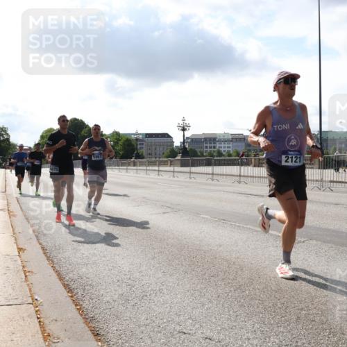29.06.2025 - hella hamburg halbmarathon Lena Gebhardt http://msf.ph/oto/8314140 29.06.2025 09:47:20 Lombardsbrücke 3783, 6075, 5961, 2121, 1002, 1053, 1217, 1396, 1407, 1411, 1577, 1910, 1959, 2121, 2228, 2404, 2563, 2774, 2836, 2851, 3005, 3783, 3790, 3935, 4246, 4740, 5193, 5660, 5923, 5961, 6032, 6305, 6473, 6915, 7080, 7622, 7831, 7867, 7972, 8323, 8366, 8395, 9171, 9376, 9508, 9519, 10771, 11055, 11370, 11806, 11898, 12137, 12204, 12704, 12751, 13029, 13148, 13729, 13771, 13972, 13991, 14069, 14385, 14459, 16123, 17154, 18419 meine-sportfotos.de