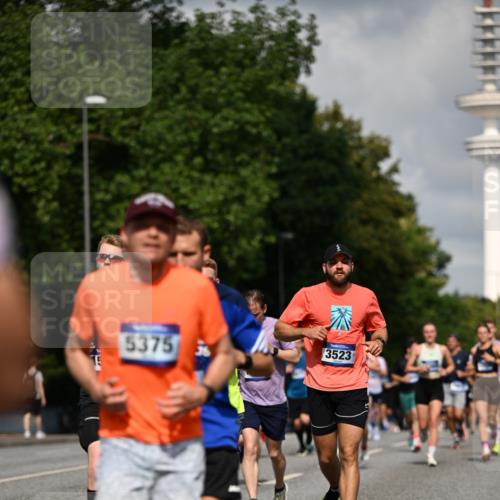 29.06.2025 - hella hamburg halbmarathon Dr. Thomas Lammeyer http://msf.ph/oto/8314155 29.06.2025 09:55:02 Kennedybrücke 1136, 1570, 1903, 1912, 1920, 1941, 2972, 3523, 3700, 3947, 4297, 4759, 4843, 4854, 4865, 4999, 5275, 5375, 5410, 6593, 7092, 7105, 7363, 7378, 7693, 7962, 8346, 8871, 9114, 9262, 9364, 9371, 9380, 9755, 9885, 10193, 10375, 10669, 11417 meine-sportfotos.de