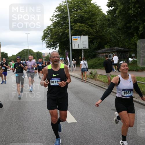29.06.2025 - hella hamburg halbmarathon Yannick Fuchs http://msf.ph/oto/8314174 29.06.2025 10:50:43 20KM 1485, 1583, 1955, 2034, 2741, 3413, 3435, 3836, 4940, 5033, 5418, 5492, 6399, 6416, 6835, 7716, 8393, 8542, 8652, 8669, 8825, 9488, 9727, 9820, 9884, 9907, 9934, 10133, 10212, 11083, 11212, 11590, 11612, 12014, 12348, 12440, 12523, 12590, 12712, 13394, 13666, 13750, 13863, 14139, 14369, 14408, 14678, 15097, 15145, 15431, 15695, 15712, 15726, 16113, 16257, 16261, 16470, 16634, 16679, 17617, 18208, 18652, 18719, 18899, 19091, 19184 meine-sportfotos.de