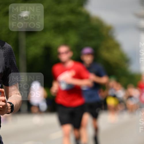 29.06.2025 - hella hamburg halbmarathon Dr. Thomas Lammeyer http://msf.ph/oto/8314227 29.06.2025 10:17:11 Kennedybrücke 1007, 1328, 1859, 2961, 3218, 3729, 4187, 4554, 4950, 5597, 5598, 6026, 7346, 8115, 8279, 8913, 9128, 9527, 10581 meine-sportfotos.de
