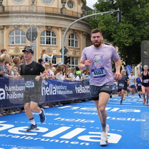 29.06.2025 - hella hamburg halbmarathon Strokosch-Dieckow http://msf.ph/oto/8314283 29.06.2025 10:57:35 Ziel 1239, 1715, 1719, 2236, 2606, 2652, 4502, 5015, 5134, 5457, 5458, 5728, 10133, 12144, 12774, 13245, 13523, 14571, 14951, 15217, 15220, 17455, 17769, 17814, 18388, 18985 meine-sportfotos.de