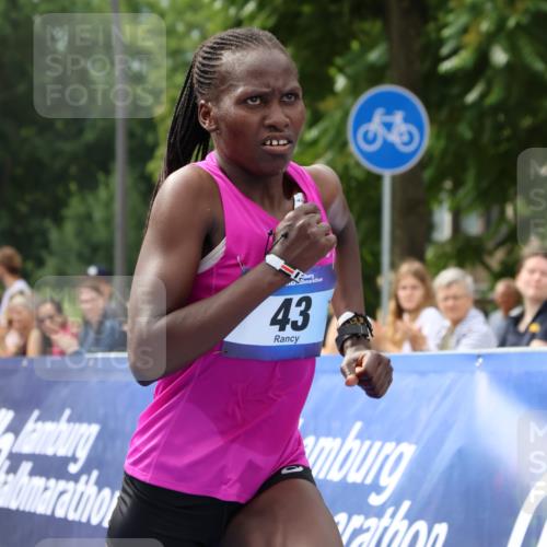 29.06.2025 - hella hamburg halbmarathon Strokosch-Dieckow http://msf.ph/oto/8314294 29.06.2025 10:10:36 Ziel 43 meine-sportfotos.de
