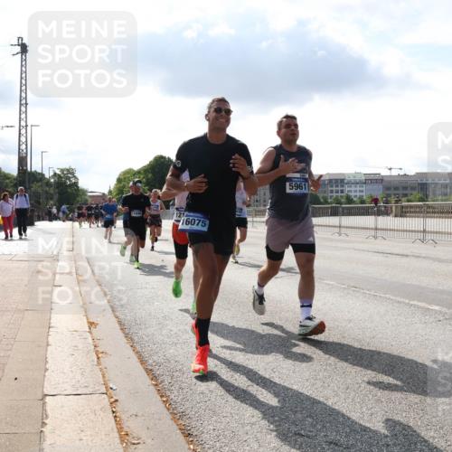 29.06.2025 - hella hamburg halbmarathon Lena Gebhardt http://msf.ph/oto/8314313 29.06.2025 09:47:21 Lombardsbrücke 5961, 11806, 121, 16075, 1002, 1053, 1217, 1396, 1407, 1411, 1577, 1910, 1959, 2121, 2228, 2404, 2563, 2774, 2836, 2851, 3005, 3783, 3790, 3935, 4246, 4740, 5193, 5660, 5923, 5961, 6032, 6305, 6473, 6915, 7080, 7831, 7867, 7972, 8323, 8366, 8395, 9171, 9376, 9508, 9519, 10771, 11055, 11370, 11806, 11898, 12137, 12204, 12704, 12751, 13029, 13148, 13729, 13771, 13972, 13991, 14069, 14385, 14459, 16123, 17154, 18419 meine-sportfotos.de