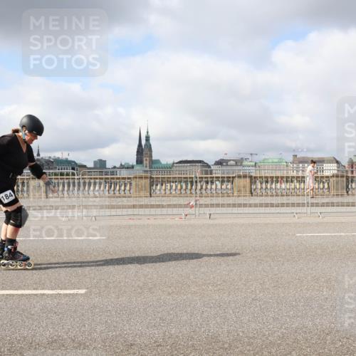 29.06.2025 - hella hamburg halbmarathon Lena Gebhardt http://msf.ph/oto/8314328 29.06.2025 09:07:11 Lombardsbrücke 184 meine-sportfotos.de