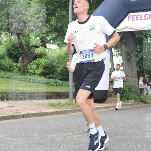 29.06.2025 - hella hamburg halbmarathon KatJ http://msf.ph/oto/8314363 29.06.2025 10:45:09 Zwischen KM18-KM19 2606 meine-sportfotos.de