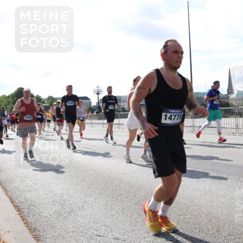 29.06.2025 - hella hamburg halbmarathon Lena Gebhardt http://msf.ph/oto/8314368 29.06.2025 09:59:56 Lombardsbrücke 2910, 10093, 11753, 8285, 117, 14778, 1914, 1006, 1125, 1239, 1264, 1334, 1366, 1642, 1834, 1914, 1955, 2099, 2159, 2348, 2364, 2391, 2432, 2447, 2582, 2584, 2630, 2676, 2677, 2910, 3181, 3279, 3668, 3836, 3898, 4013, 4231, 4426, 4632, 4772, 4796, 4837, 5015, 5134, 5272, 5277, 5341, 6174, 6201, 6202, 6414, 6415, 6462, 6581, 6587, 8330, 8520, 8846, 9142, 9488, 9907, 9984, 10031, 11039, 11568, 11844 meine-sportfotos.de