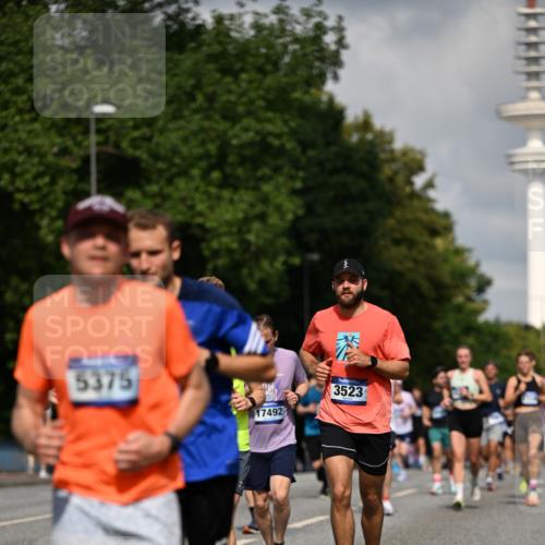 29.06.2025 - hella hamburg halbmarathon Dr. Thomas Lammeyer http://msf.ph/oto/8314404 29.06.2025 09:55:02 Kennedybrücke 1136, 1570, 1903, 1912, 1920, 1941, 2972, 3523, 3700, 3947, 4297, 4759, 4843, 4854, 4865, 4999, 5275, 5375, 5410, 6593, 7092, 7105, 7363, 7378, 7693, 7962, 8346, 8871, 9114, 9262, 9364, 9371, 9380, 9755, 9885, 10193, 10375, 10669, 11417 meine-sportfotos.de