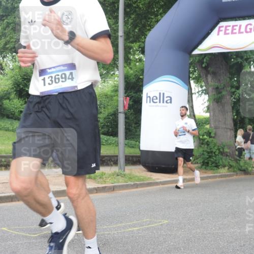 29.06.2025 - hella hamburg halbmarathon KatJ http://msf.ph/oto/8314405 29.06.2025 10:45:10 Zwischen KM18-KM19 2606, 4319 meine-sportfotos.de