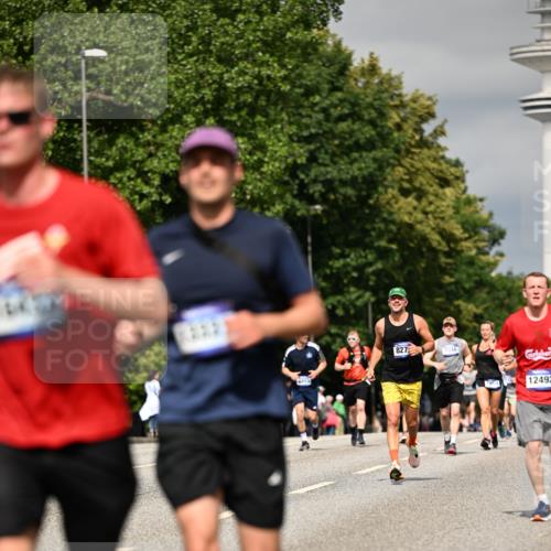 29.06.2025 - hella hamburg halbmarathon Dr. Thomas Lammeyer http://msf.ph/oto/8314434 29.06.2025 10:17:13 Kennedybrücke 1007, 1328, 1859, 2961, 2987, 3218, 3729, 4554, 4950, 5232, 5597, 5598, 6026, 7346, 8115, 8279, 8913, 9128, 9527, 10581 meine-sportfotos.de