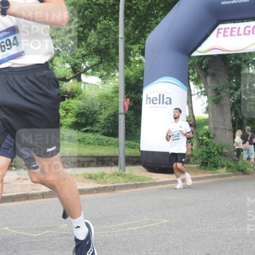 29.06.2025 - hella hamburg halbmarathon KatJ http://msf.ph/oto/8314437 29.06.2025 10:45:10 Zwischen KM18-KM19 2606, 4319 meine-sportfotos.de
