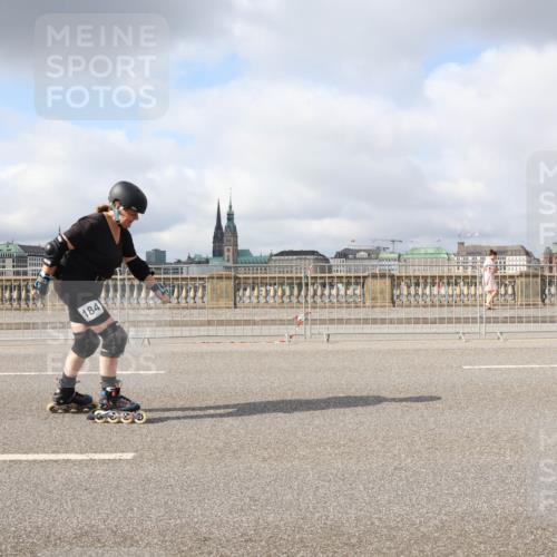 29.06.2025 - hella hamburg halbmarathon Lena Gebhardt http://msf.ph/oto/8314470 29.06.2025 09:07:11 Lombardsbrücke 184 meine-sportfotos.de