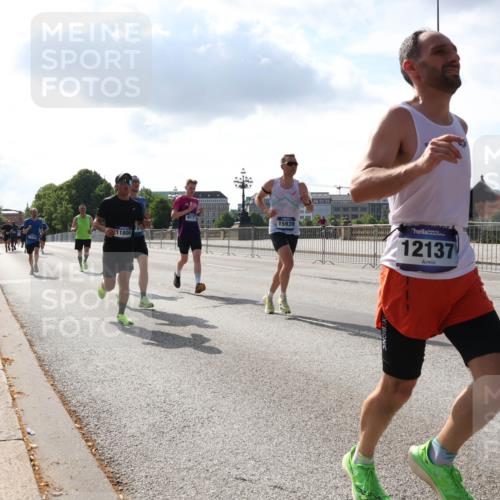 29.06.2025 - hella hamburg halbmarathon Lena Gebhardt http://msf.ph/oto/8314505 29.06.2025 09:47:22 Lombardsbrücke 9171, 11806, 15939, 12137, 888885, 1002, 1053, 1217, 1396, 1407, 1411, 1577, 1910, 1959, 2121, 2228, 2404, 2563, 2774, 2836, 2851, 3005, 3783, 3790, 3935, 4246, 4740, 5193, 5923, 5961, 6032, 6305, 6473, 6915, 7080, 7831, 7867, 7972, 8084, 8323, 8366, 8395, 9171, 9376, 9508, 9519, 10771, 11019, 11055, 11370, 11559, 11806, 11898, 12137, 12204, 12704, 12751, 13029, 13148, 13419, 13771, 13972, 13991, 14069, 14385, 14459, 16123, 17154, 18419 meine-sportfotos.de