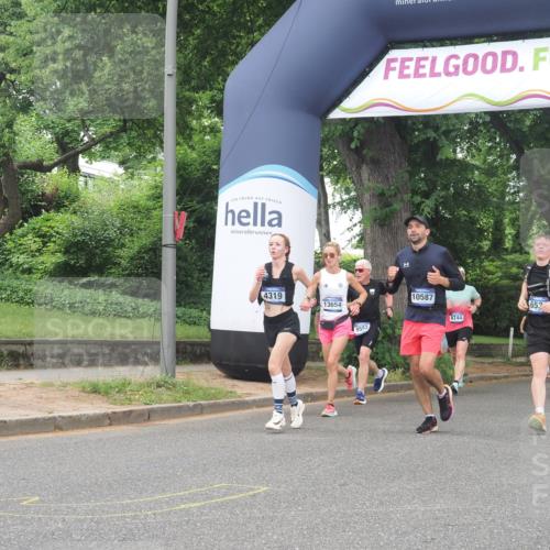 29.06.2025 - hella hamburg halbmarathon KatJ http://msf.ph/oto/8314536 29.06.2025 10:45:12 Zwischen KM18-KM19 4319, 4379, 6531 meine-sportfotos.de