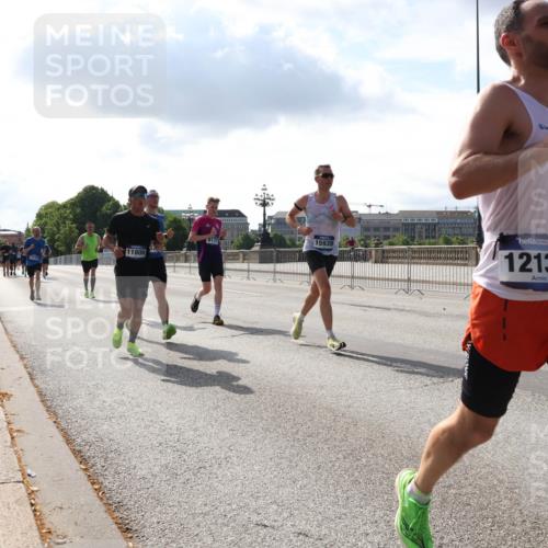 29.06.2025 - hella hamburg halbmarathon Lena Gebhardt http://msf.ph/oto/8314565 29.06.2025 09:47:23 Lombardsbrücke 11806, 15939, 12137, 1002, 1053, 1217, 1396, 1407, 1411, 1577, 1910, 1959, 2121, 2228, 2404, 2563, 2774, 2836, 2851, 3005, 3783, 3790, 3935, 4246, 4740, 5193, 5923, 5961, 6032, 6305, 6473, 6915, 7080, 7831, 7867, 7972, 8084, 8323, 8366, 8395, 9171, 9376, 9508, 9519, 10771, 11019, 11055, 11370, 11559, 11806, 11898, 12137, 12204, 12704, 12751, 13029, 13148, 13419, 13771, 13972, 13991, 14069, 14385, 14459, 16123, 17154, 18419 meine-sportfotos.de