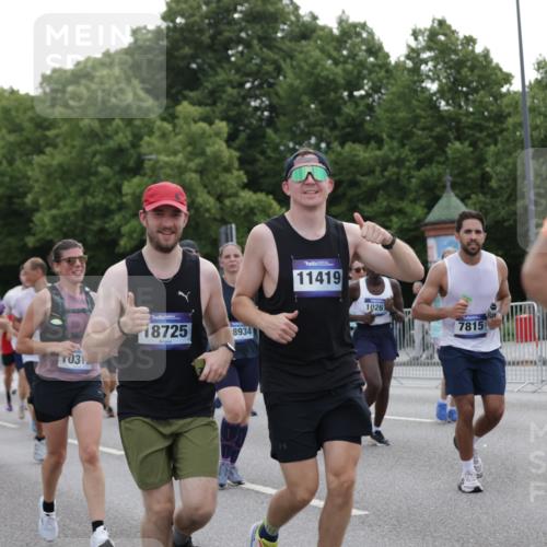 29.06.2025 - hella hamburg halbmarathon Jannik Wohlers http://msf.ph/oto/8314601 29.06.2025 10:38:45 Lombardsbrücke 1760, 2092, 2524, 2534, 2571, 2574, 2843, 2893, 2998, 3727, 3745, 4410, 4523, 4659, 4882, 6062, 6112, 6611, 7341, 7506, 7589, 7815, 8243, 8457, 8783, 9420, 9446, 9974, 9977, 10001, 10072, 10315, 10516, 10696, 11201, 11313, 11533, 12090, 12092, 12391, 12410, 12745, 13060, 13922, 14856, 14871, 14956, 15112, 15262, 15765, 16335, 16382, 16388, 16841, 16869, 16883, 16884, 17313, 17368, 17536 meine-sportfotos.de