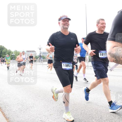 29.06.2025 - hella hamburg halbmarathon Lena Gebhardt http://msf.ph/oto/8314605 29.06.2025 10:22:15 Lombardsbrücke 13255, 18661, 1817, 1003, 1158, 1187, 1191, 1250, 1294, 1419, 1598, 1958, 1963, 2009, 2022, 2063, 2172, 2315, 2351, 2353, 2514, 2529, 2744, 3050, 3108, 3172, 3430, 3457, 3458, 3511, 3606, 3768, 3910, 3946, 3995, 4046, 4113, 4114, 4131, 4289, 4366, 4556, 4559, 4829, 4969, 4970, 5079, 5641, 5838, 6030, 6048, 6049, 6303, 6307, 6347, 6676, 6805, 6820, 6826, 6881, 6977, 7075, 7097, 7162, 7672, 7794, 8431, 8511, 8855, 8860, 8884, 8954, 8959, 9002, 9062 meine-sportfotos.de
