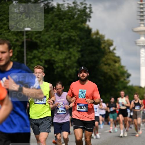 29.06.2025 - hella hamburg halbmarathon Dr. Thomas Lammeyer http://msf.ph/oto/8314653 29.06.2025 09:55:03 Kennedybrücke 1136, 1570, 1903, 1912, 1920, 1941, 2972, 3523, 3700, 3947, 4297, 4759, 4843, 4865, 4999, 5275, 5375, 5410, 6593, 7092, 7105, 7363, 7378, 7693, 7962, 8346, 8871, 9114, 9262, 9364, 9371, 9380, 9885, 10193, 10375, 10669, 11417 meine-sportfotos.de