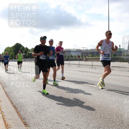 29.06.2025 - hella hamburg halbmarathon Lena Gebhardt http://msf.ph/oto/8314677 29.06.2025 09:47:23 Lombardsbrücke 9171, 15939, 11806, 3783, 588888, 1002, 1053, 1217, 1396, 1407, 1411, 1577, 1910, 1959, 2121, 2228, 2404, 2563, 2774, 2836, 2851, 3005, 3783, 3790, 3935, 4246, 4740, 5193, 5923, 5961, 6032, 6305, 6473, 6915, 7080, 7831, 7867, 7972, 8084, 8323, 8366, 8395, 9171, 9376, 9508, 9519, 10771, 11019, 11055, 11370, 11559, 11806, 11898, 12137, 12204, 12704, 12751, 13029, 13148, 13419, 13771, 13972, 13991, 14069, 14385, 14459, 16123, 17154, 18419 meine-sportfotos.de