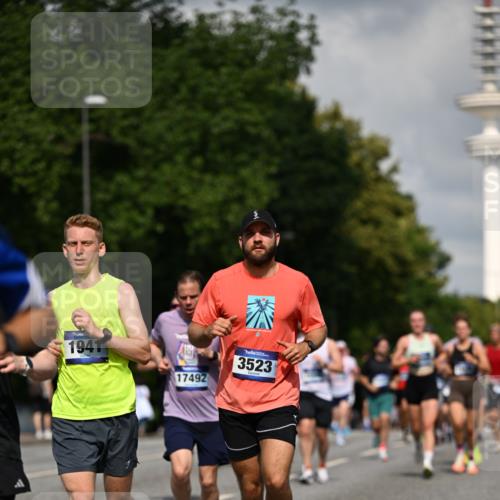 29.06.2025 - hella hamburg halbmarathon Dr. Thomas Lammeyer http://msf.ph/oto/8314697 29.06.2025 09:55:04 Kennedybrücke 1136, 1570, 1903, 1912, 1920, 1941, 2972, 3523, 3700, 4297, 4759, 4843, 4865, 4999, 5275, 5375, 5410, 6593, 7092, 7105, 7363, 7378, 7693, 7962, 8346, 8871, 9114, 9262, 9364, 9371, 9380, 9885, 10193, 10375, 10480, 10669, 11417 meine-sportfotos.de