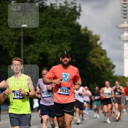 29.06.2025 - hella hamburg halbmarathon Dr. Thomas Lammeyer http://msf.ph/oto/8314724 29.06.2025 09:55:04 Kennedybrücke 1136, 1570, 1903, 1912, 1920, 1941, 2972, 3523, 3700, 4297, 4759, 4843, 4865, 4999, 5275, 5375, 5410, 6593, 7092, 7105, 7363, 7378, 7693, 7962, 8346, 8871, 9114, 9262, 9364, 9371, 9380, 9885, 10193, 10375, 10480, 10669, 11417 meine-sportfotos.de