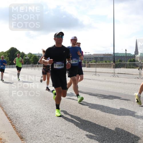 29.06.2025 - hella hamburg halbmarathon Lena Gebhardt http://msf.ph/oto/8314784 29.06.2025 09:47:24 Lombardsbrücke 12704, 11806, 378371, 15939, 1002, 1053, 1217, 1396, 1407, 1411, 1577, 1910, 1959, 2121, 2228, 2404, 2563, 2774, 2836, 2851, 3005, 3783, 3790, 3935, 4246, 4740, 5193, 5923, 5961, 6032, 6305, 6473, 6915, 7080, 7831, 7972, 8084, 8323, 8366, 8395, 9171, 9376, 9508, 9519, 10771, 11019, 11055, 11370, 11559, 11806, 11898, 12137, 12204, 12704, 12751, 13029, 13148, 13419, 13771, 13972, 13991, 14069, 14385, 14459, 16123, 17154, 18419 meine-sportfotos.de