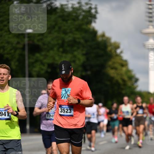 29.06.2025 - hella hamburg halbmarathon Dr. Thomas Lammeyer http://msf.ph/oto/8314817 29.06.2025 09:55:04 Kennedybrücke 1136, 1570, 1903, 1912, 1920, 1941, 2972, 3523, 3700, 4297, 4759, 4843, 4865, 4999, 5275, 5375, 5410, 6593, 7092, 7105, 7363, 7378, 7693, 7962, 8346, 8871, 9114, 9262, 9364, 9371, 9380, 9885, 10193, 10375, 10480, 10669, 11417 meine-sportfotos.de