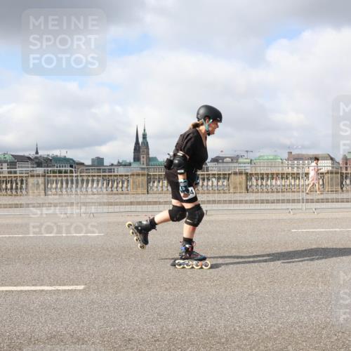 29.06.2025 - hella hamburg halbmarathon Lena Gebhardt http://msf.ph/oto/8314856 29.06.2025 09:07:12 Lombardsbrücke  meine-sportfotos.de