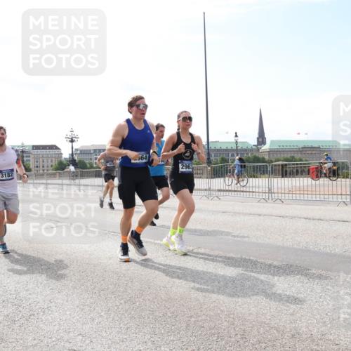 29.06.2025 - hella hamburg halbmarathon Lena Gebhardt http://msf.ph/oto/8314863 29.06.2025 10:12:31 Lombardsbrücke 13816, 3182, 3248, 64, 2963, 1062, 1249, 1610, 1785, 1790, 1850, 1851, 1939, 2531, 2661, 2891, 2963, 2964, 3182, 3248, 3262, 3746, 4453, 4499, 4554, 5150, 5166, 5176, 5597, 5598, 6822, 6871, 6966, 7014, 7474, 7907, 8917, 8971, 9253, 9254, 9405, 9705, 10581, 10685, 11025, 11509, 11525, 11581, 12456, 13171, 13566, 13816, 14060, 14196, 14313, 14540, 14863, 14868, 14869, 15012, 15137, 15369, 16379, 16473, 16826, 16911, 16976, 17994, 18178, 18429, 18493, 18655 meine-sportfotos.de