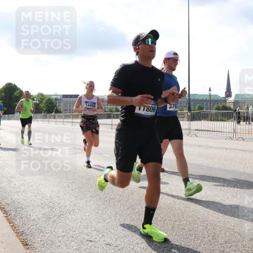 29.06.2025 - hella hamburg halbmarathon Lena Gebhardt http://msf.ph/oto/8314914 29.06.2025 09:47:24 Lombardsbrücke 12704, 3783, 14459, 1806, 1002, 1053, 1217, 1396, 1407, 1411, 1577, 1910, 1959, 2121, 2228, 2404, 2563, 2774, 2836, 2851, 3005, 3783, 3790, 3935, 4246, 4740, 5193, 5923, 5961, 6032, 6305, 6473, 6915, 7080, 7831, 7972, 8084, 8323, 8366, 8395, 9171, 9376, 9508, 9519, 10771, 11019, 11055, 11370, 11559, 11806, 11898, 12137, 12204, 12704, 12751, 13029, 13148, 13419, 13771, 13972, 13991, 14069, 14385, 14459, 16123, 17154, 18419 meine-sportfotos.de