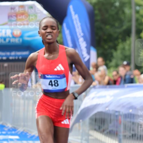 29.06.2025 - hella hamburg halbmarathon Strokosch-Dieckow http://msf.ph/oto/8314942 29.06.2025 10:10:08 Ziel 48 meine-sportfotos.de