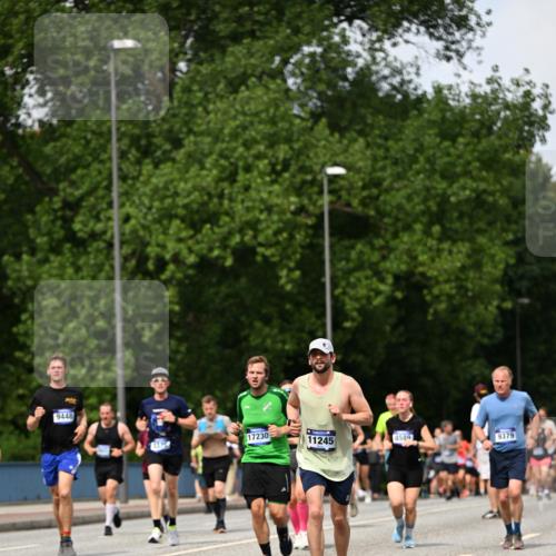 29.06.2025 - hella hamburg halbmarathon Dr. Thomas Lammeyer http://msf.ph/oto/8314957 29.06.2025 10:38:42 Kennedybrücke 1025, 1705, 2355, 2376, 2510, 2511, 2751, 2801, 3145, 3420, 3829, 4479, 4540, 4942, 5609, 6034, 6105, 6171, 6310, 6718, 6727, 6843, 7299, 7644, 8021, 8202, 8589, 8965, 9379, 9448, 9514, 10674, 11122, 11245 meine-sportfotos.de
