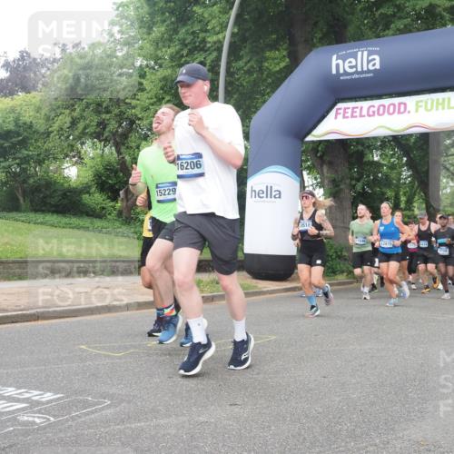 29.06.2025 - hella hamburg halbmarathon KatJ http://msf.ph/oto/8314987 29.06.2025 10:45:16 Zwischen KM18-KM19 4319, 4379, 4708, 6138, 6147, 6531, 8744 meine-sportfotos.de
