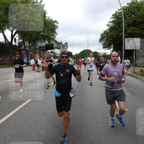 29.06.2025 - hella hamburg halbmarathon Yannick Fuchs http://msf.ph/oto/8315093 29.06.2025 10:50:44 20KM 1485, 1583, 1955, 2034, 2741, 3413, 3435, 3836, 4940, 5033, 5418, 5492, 6399, 6416, 6835, 7716, 8393, 8542, 8652, 8669, 8825, 9488, 9727, 9820, 9884, 9907, 9934, 10133, 10212, 11083, 11212, 11590, 11612, 12014, 12348, 12440, 12523, 12590, 12712, 13394, 13666, 13750, 13863, 14139, 14369, 14408, 14678, 15097, 15145, 15431, 15695, 15712, 15726, 16113, 16257, 16261, 16470, 16634, 17617, 17779, 18208, 18652, 18719, 18899, 19091, 19184 meine-sportfotos.de